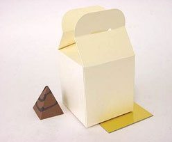 Cubebox handle large 125x125x125mm ivorytwist with goldcarton